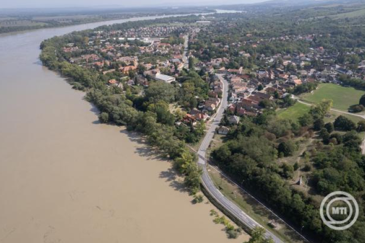 Árvíz - OVF: megkezdődött a Duna tetőzése a Szigetköznél