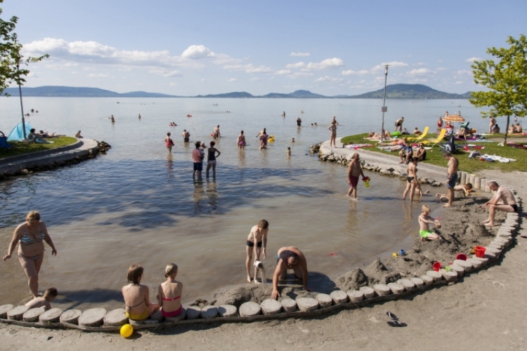 Gasztrokalauzban megjelent a Balaton legjobb vendéglátóhelyeinek gyűjteménye