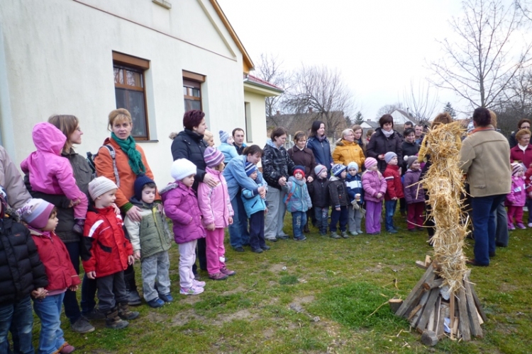 Kiszebáb égetés Kaposszekcsőn