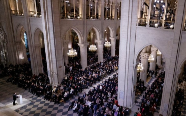 Öt és fél évvel a tűzvész után megnyílt az újjáépített párizsi Notre-Dame